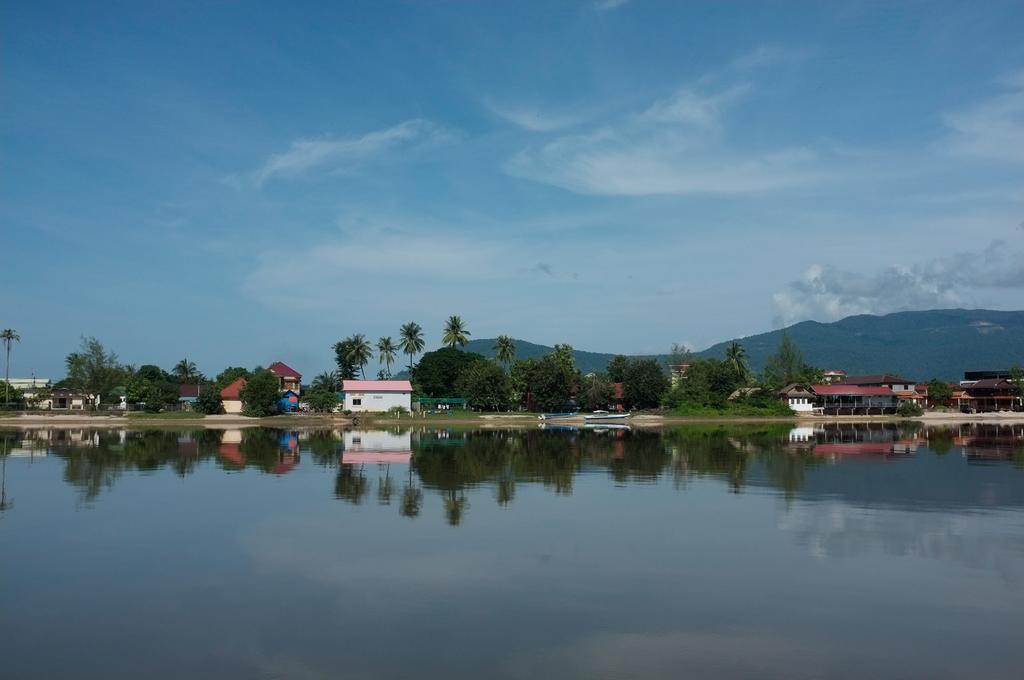 Nomads Guesthouse Kampot Eksteriør billede