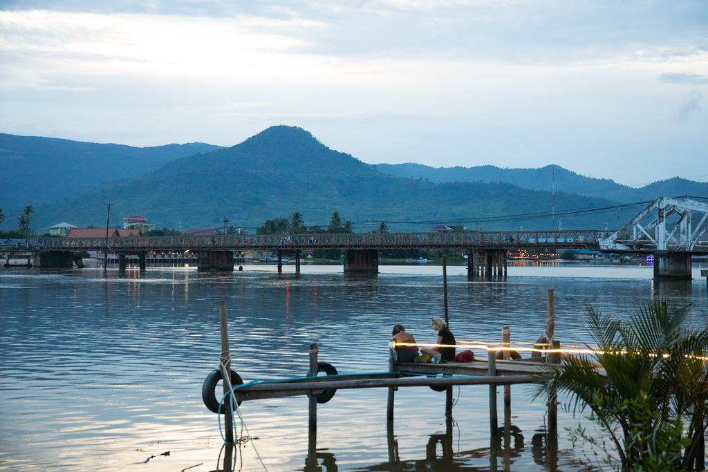 Nomads Guesthouse Kampot Eksteriør billede
